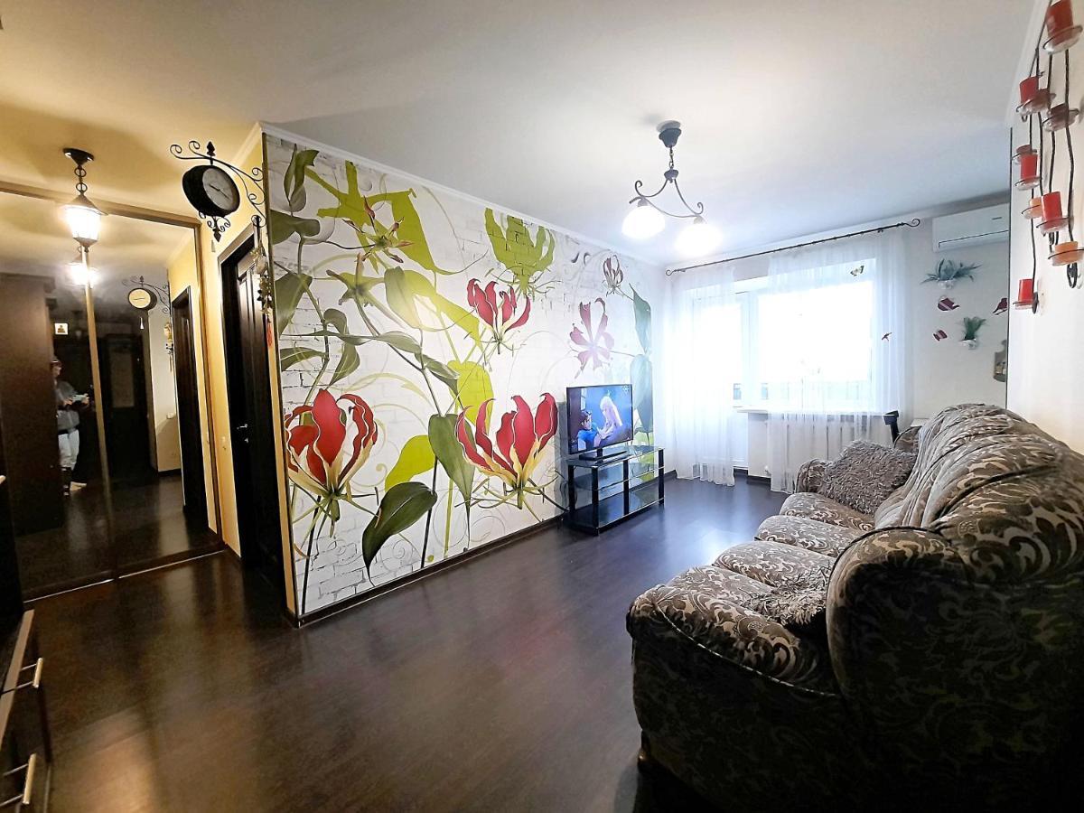 Aroma kava Сеть апартаментов Alex Apartments в центре Бесконтактное заселение 24-7 Полтава Екстериор снимка